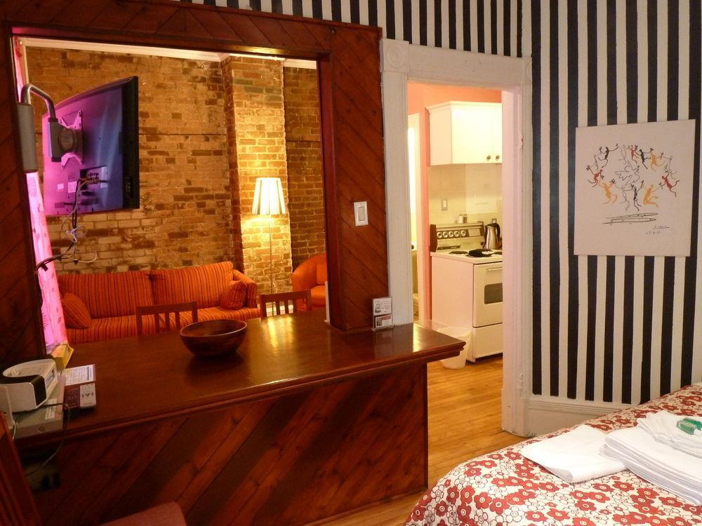 Gite University Bed And Breakfast 몬트리올 외부 사진