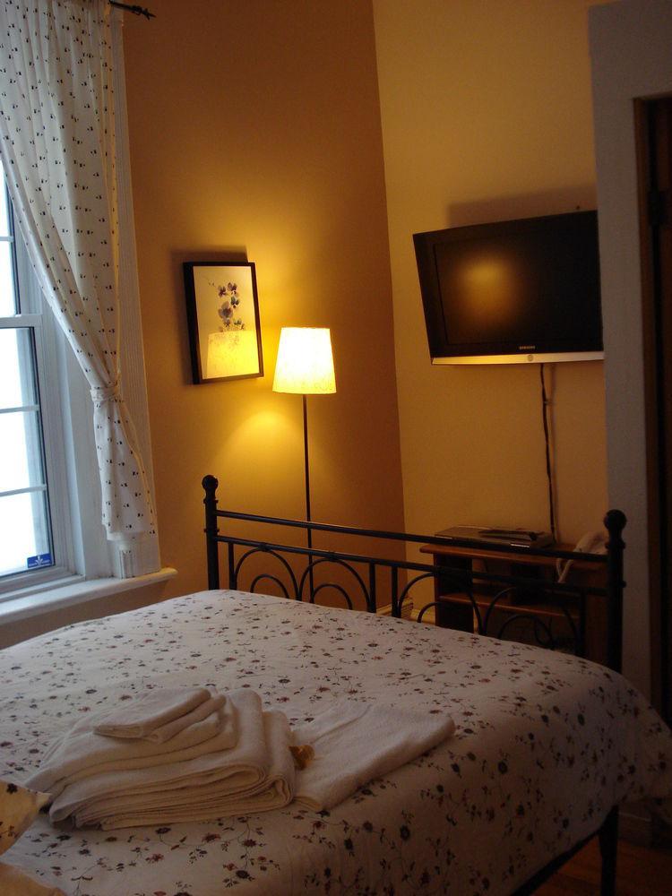 Gite University Bed And Breakfast 몬트리올 외부 사진