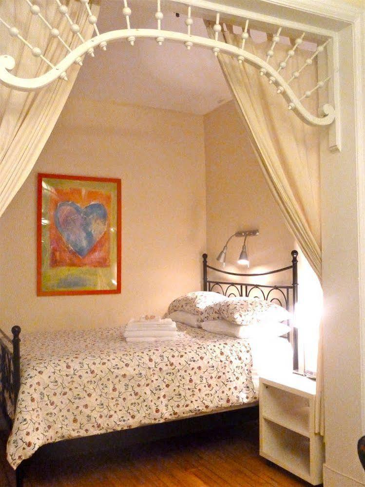 Gite University Bed And Breakfast 몬트리올 외부 사진