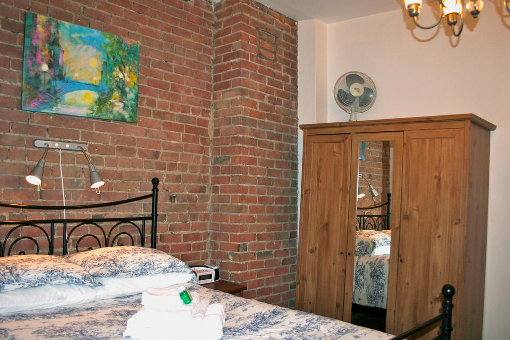 Gite University Bed And Breakfast 몬트리올 외부 사진